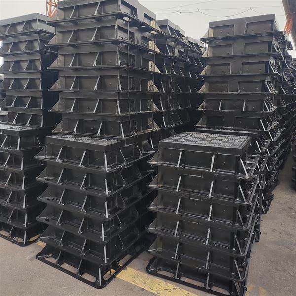 Kulatý/čtvercový kryt a rám z tvárné litiny EN124